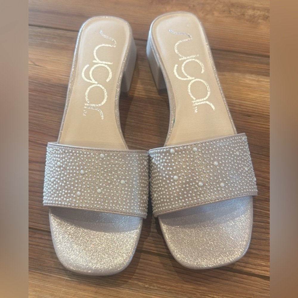 NWOB Sugar Union block heel sandals shimmer pink faux pearls size 7
